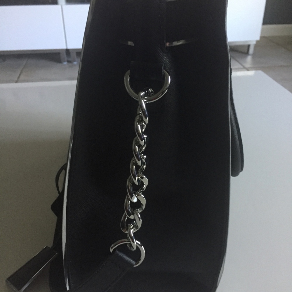 Michael Kors Hamilton Bag Black - Picture 5 of 6